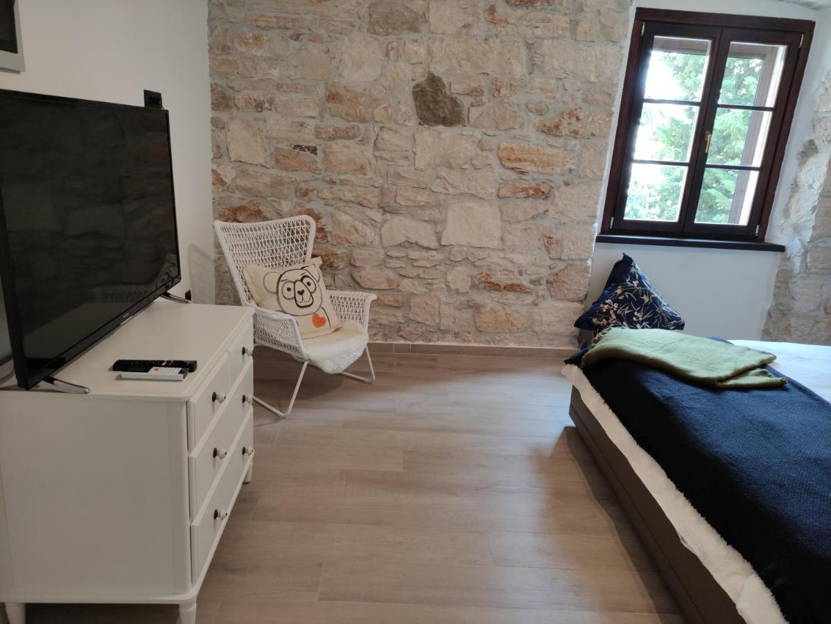 Apartvilla Castropola Exteriör bild