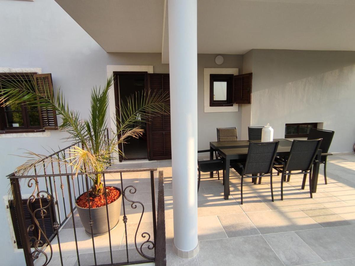 Apartvilla Castropola Exteriör bild
