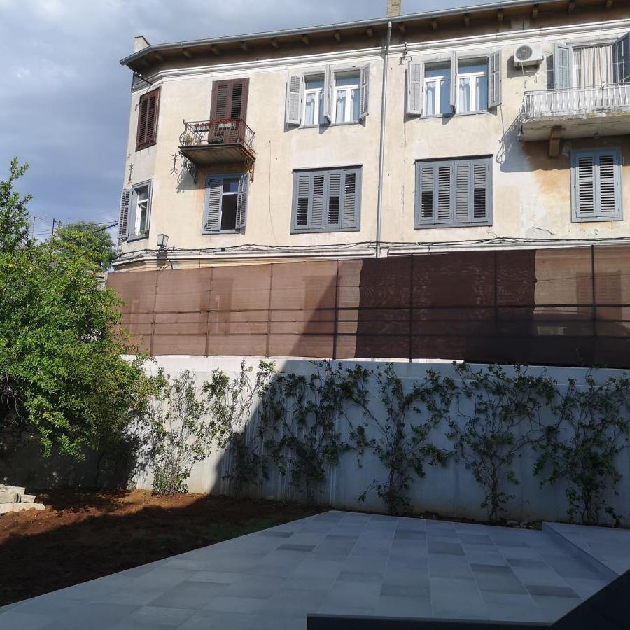 Apartvilla Castropola Exteriör bild