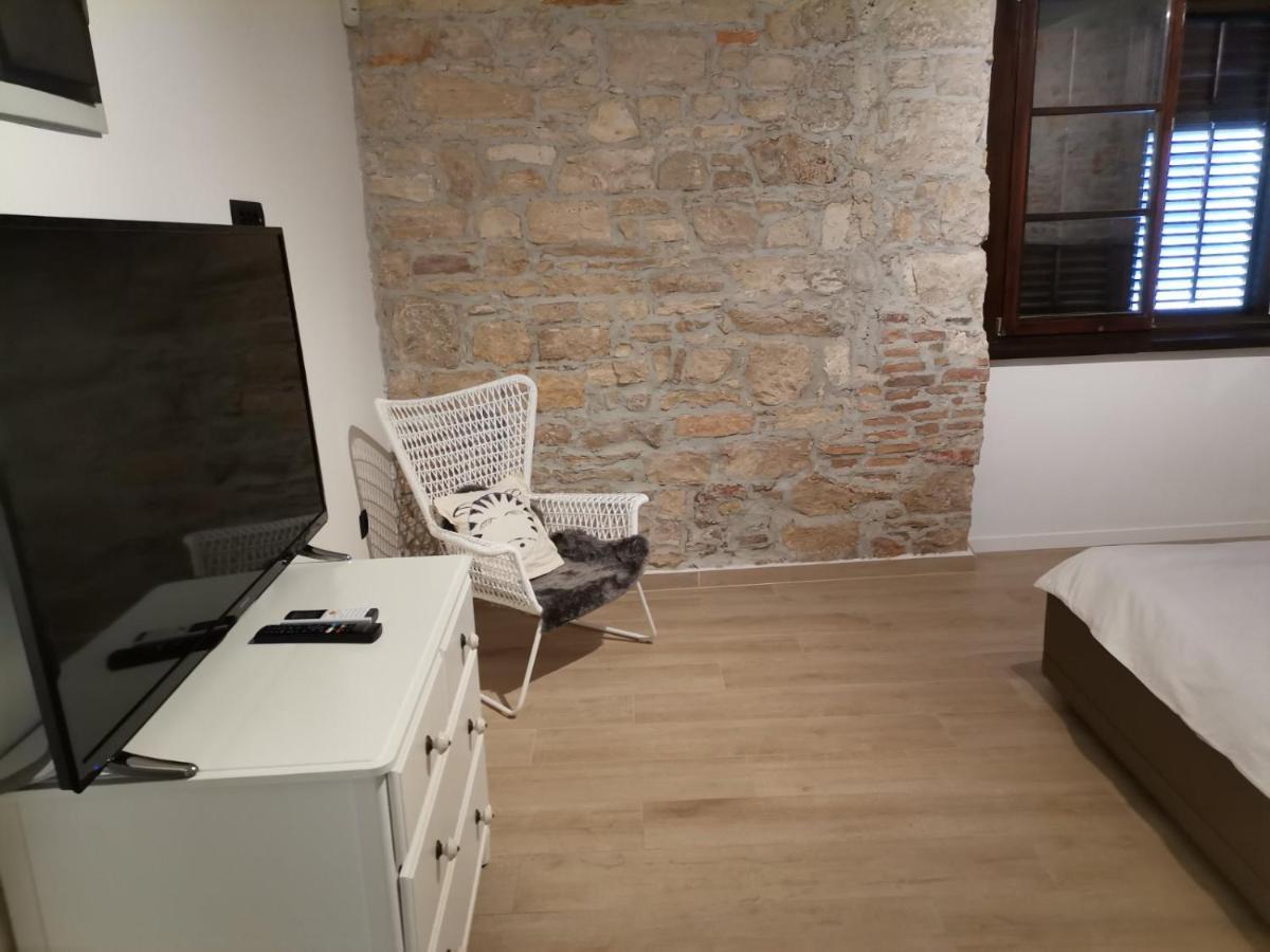 Apartvilla Castropola Exteriör bild