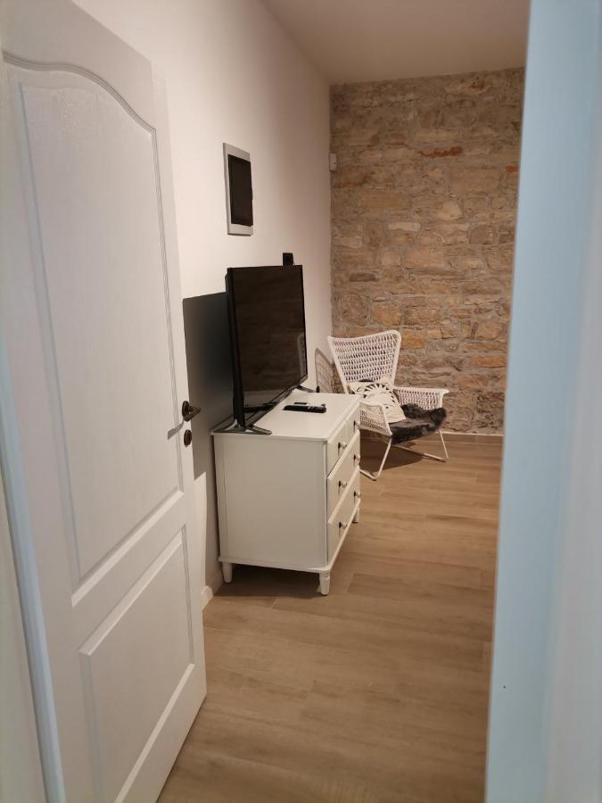 Apartvilla Castropola Exteriör bild