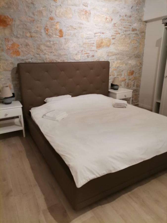 Apartvilla Castropola Exteriör bild
