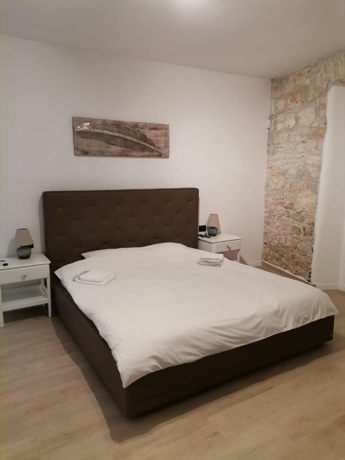 Apartvilla Castropola Exteriör bild